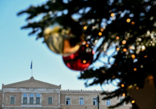 Παραλλαγή Όμικρον – «Εμβόλιο, τέστ και μάσκες» συνιστούν οι ειδικοί για ασφαλή Χριστούγεννα – Τι αλλάζει από Δευτέρα