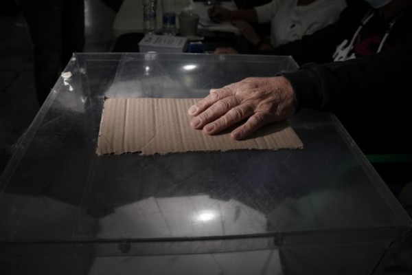 ΚΙΝΑΛ – Ένταση μεταξύ αντιπροσώπων σε εκλογικό τμήμα του Ορχομενού