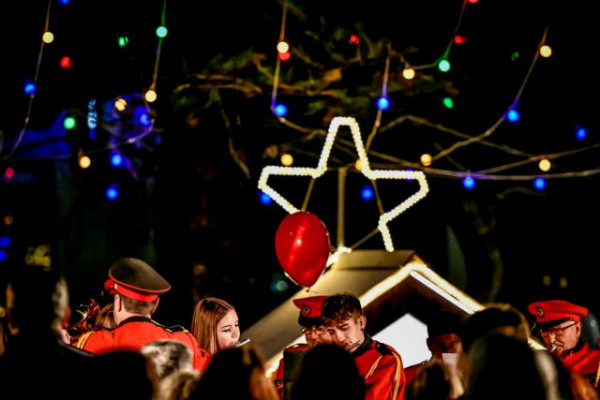 Κοροναϊός – Κρύος ιδρώτας από το ρεκόρ θανάτων – Τρόμος για τα Χριστούγεννα