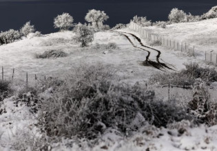 Καιρός – Πτώση της θερμοκρασίας, καταιγίδες και χιόνια – Σε ποιες περιοχές απαιτείται προσοχή