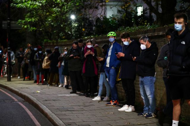 Όμικρον - Απομακρύνεται το τέλος της πανδημίας - Οι προβλέψεις και οι συστάσεις των ειδικών