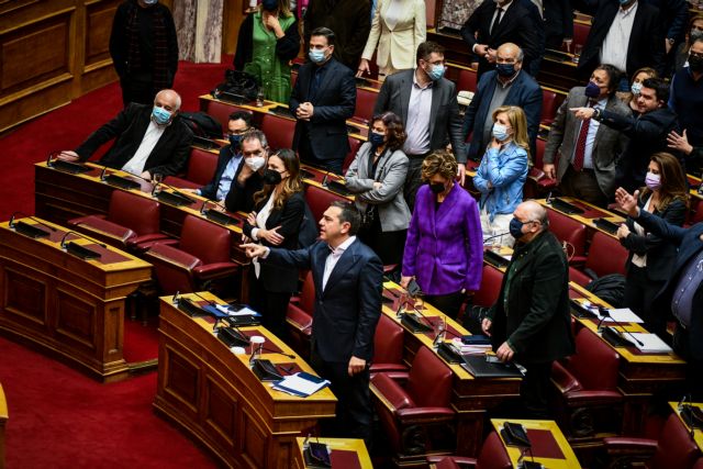 Τσίπρας - Έκανε λάθος στην ηλεκτρονική ψηφοφορία και υπερψήφισε τα έξοδα της Προεδρίας της κυβέρνησης
