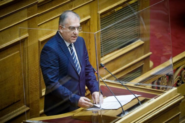 Θεοδωρικάκος – Επικοινωνία με τον αρχιφύλακα της ομάδας που έσωσε γυναίκα στη Θεσσαλονίκη