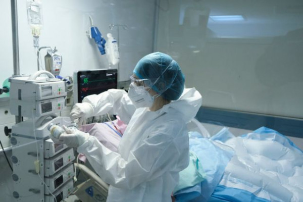 Λουκίδης για Όμικρον – Το επόμενο διάστημα θα δούμε αν η εξάπλωσή της αποτυπωθεί σε νοσηλείες