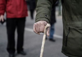 Συντάξεις Ιανουαρίου – Ποιοι δεν θα δουν αμέσως τα λεφτά στους λογαριασμούς – Διευκρινίσεις ΕΦΚΑ