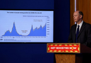 Βρετανία – Σοβαρή απειλή η Ομικρον, λέει ο αρχίατρος της Αγγλίας