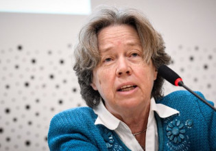 Χειροτονήθηκε ιερέας ο σύζυγος της Αθηνάς Λινού