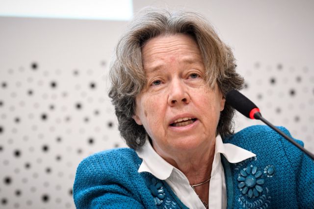 Χειροτονήθηκε ιερέας ο σύζυγος της Αθηνάς Λινού