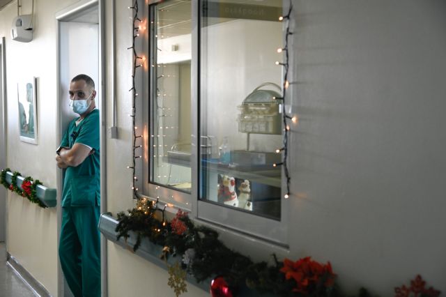 Τσίπρας – ΟΕΝΓΕ: Αντίθετοι οι γιατροί με το πρόστιμο των 100 ευρώ – «Δεν έγιναν προσλήψεις στο ΕΣΥ»