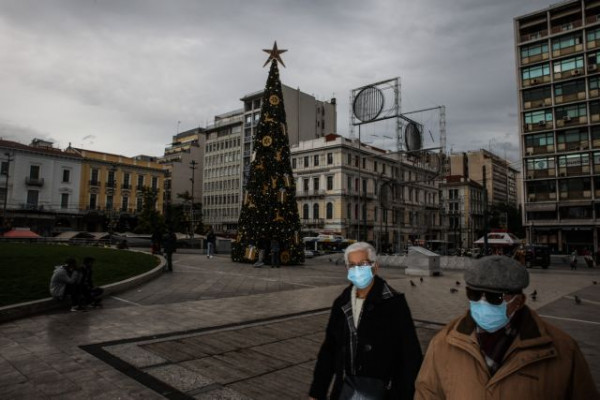 Κοροναϊός – Η Ομικρον απειλεί τα Χριστούγεννα – Προβλέψεις για νέα έκρηξη κρουσμάτων