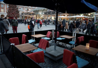 Βρετανία – Εξετάζει ακόμη και γενικό lockdown λόγω της Όμικρον – Ποια σενάρια βρίσκονται στο τραπέζι