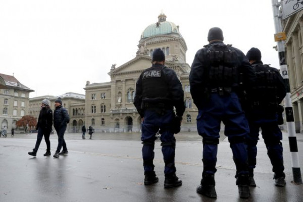 Ελβετία – Σε καραντίνα 2.000 άνθρωποι – Τρόμος από κρούσματα της Ομικρον