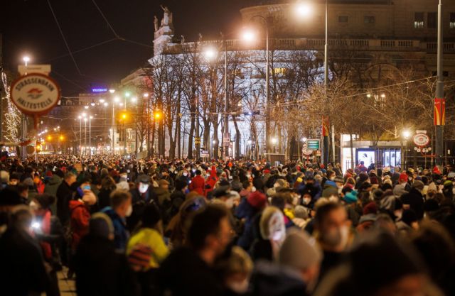 Αυστρία – Μπλόκο σε 100 τουρίστες από την Βρετανία – Δεν είχαν μοριακό τεστ