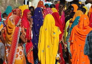 Ινδία – Η χώρα όπου οι νοικοκυρές αυτοκτονούν