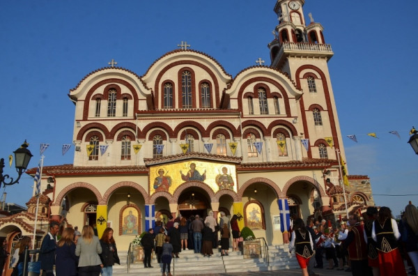 Λάρισα- Η πιο hi teck εκκλησία στην Ελλάδα – Έχει φωτοκύτταρο στην είσοδο, διαθέτει βίντεο γουόλ