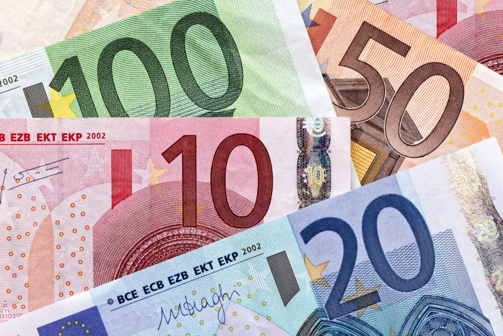 Ευρώ – Η διαδικασία για τη νέα εικονογράφηση στα χαρτονομίσματα – Σύμβουλος ο εικαστικός Κώστας Βαρώτσος