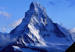 Βουνοκορφή των Άλπεων ταλαντώνεται σαν γιγάντιο εκκρεμές