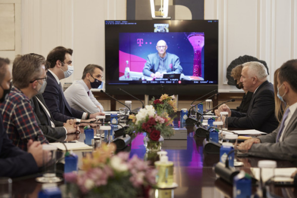 Συνάντηση Μητσοτάκη με Deutsche Telekom και ΟΤΕ – Επενδύσεις άνω των 3 δισ. ευρώ στην Ελλάδα