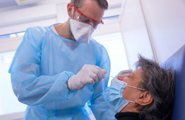 Κοροναϊός – Αναπτύχθηκε νέο μοριακό τεστ PCR ειδικά για την παραλλαγή Όμικρον