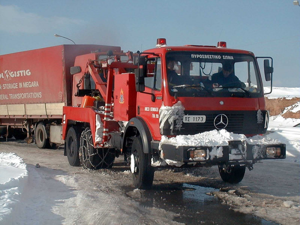 Βόλος – Αποκλείστηκε οικογένεια που είχε πάει για βόλτα λόγω του χιονιά