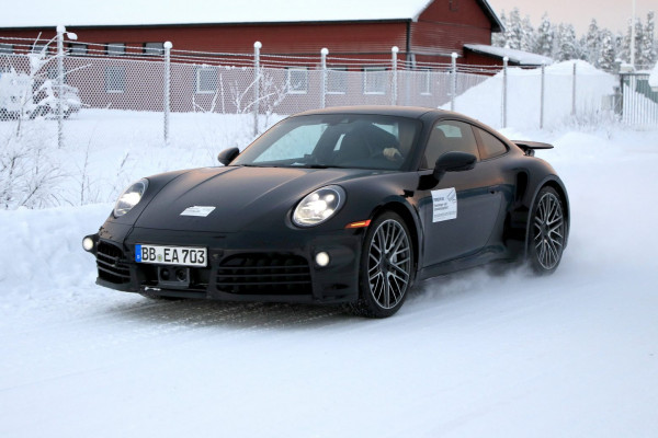 Porsche 911 Turbo: Ανεπίσημη πρώτη