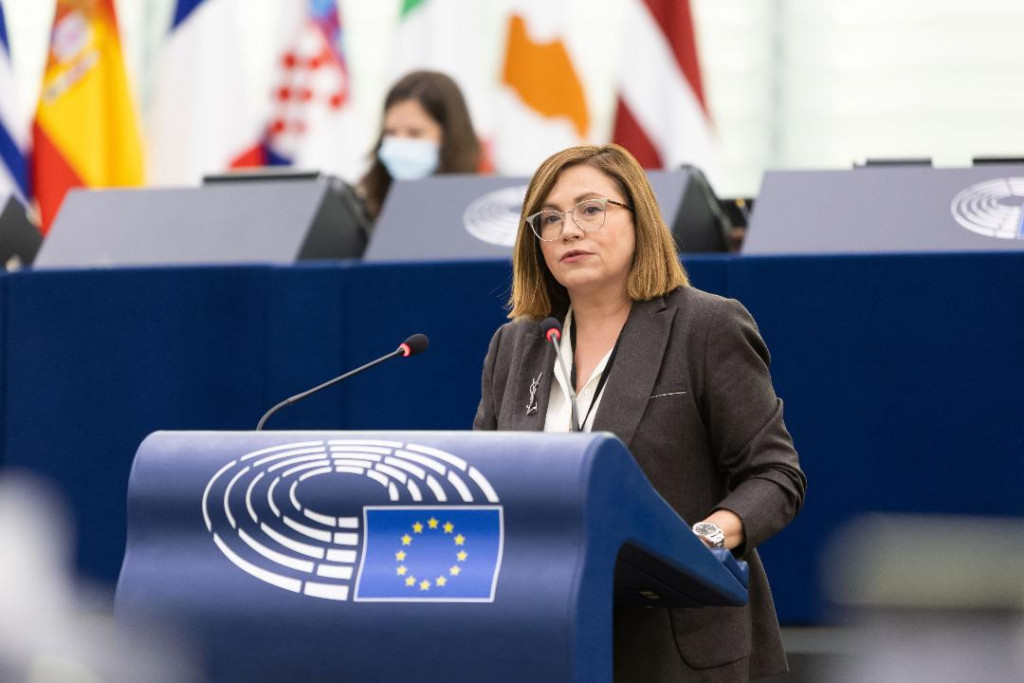 Μαρία Σπυράκη – Η ΕΕ να προχωρήσει άμεσα σε εθελοντικές κοινές παραγγελίες φυσικού αερίου