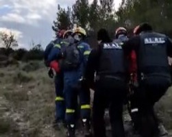 Κάλαμος – Αίσιο τέλος είχε η επιχείρηση διάσωσης άνδρα από δύσβατο σημείο
