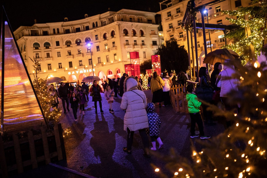 Χριστούγεννα – Έξι στους δέκα καταναλωτές θα δαπανήσουν λιγότερα σε σχέση με το 2020