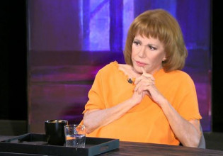 Μαίρη Χρονοπούλου – Στα 65 μου έφαγα άγριο ξύλο από τη μητέρα μου