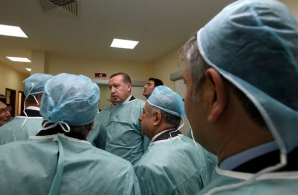 Όργιο φημών για την υγεία του Ερντογάν – Ο καρκίνος, η επιληψία και τα βίντεο που τον «προδίδουν»