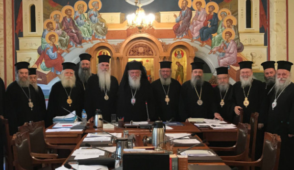 «Κόλαση» στο Twitter για το σενάριο μονιμοποίησης 4.000 ιερέων – «Προσλαμβάνουν παπάδες για να μας θάβουν»