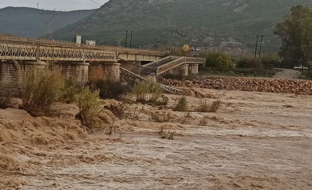 Κακοκαιρία – Υπερχείλισε ο Αλφειός και πλησιάζει στην Αρχαία Ολυμπία