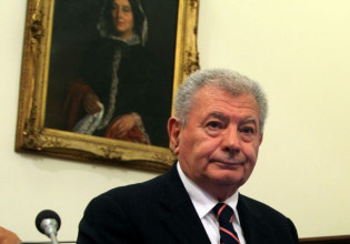 Σήφης Βαλυράκης – Ο Independent τον κατατάσσει στις σπουδαίες προσωπικότητες που «έφυγαν» το 2021