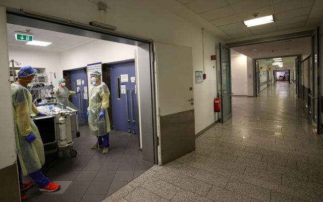 Κοροναϊός – Οικογένεια ξεκληρίστηκε σε ένα μήνα – Δεν έμαθε ποτέ ότι πέθανε ο σύζυγος της