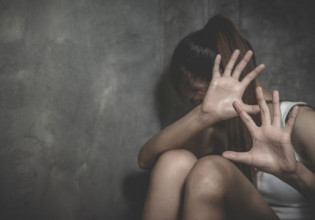 Ινδία – Σάλος με σχόλιο βουλευτή -«Όταν ο βιασμός είναι αναπόφευκτος, ξαπλώστε και απολαύστε τον»