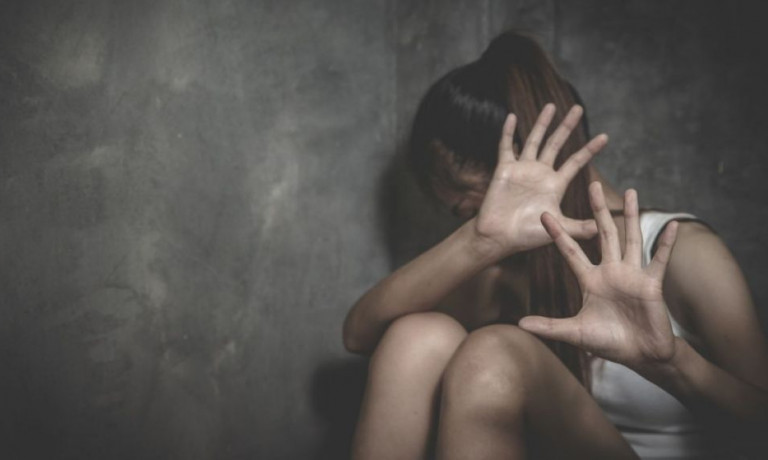 Ινδία – Σάλος με σχόλιο βουλευτή -«Όταν ο βιασμός είναι αναπόφευκτος, ξαπλώστε και απολαύστε τον»