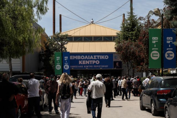 Κοροναϊός – Υπερδεκαπλασιάστηκαν τα ραντεβού για εμβολιασμό 60άρηδων
