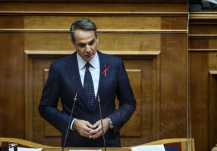 Προϋπολογισμός 2022 – Στο βήμα της Βουλής ο Κυριάκος Μητσοτάκης μετά το αίτημα Τσίπρα για εκλογές