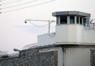 Ειδικοί σκύλοι αποκάλυψαν μισό κιλό ναρκωτικά μέσα στις φυλακές Κορυδαλλού