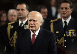 Κάρολος Παπούλιας – Από το Μολυβοσκέπαστο… Πρόεδρος της Δημοκρατίας – Το ρεκόρ που παραμένει ακατάρριπτο