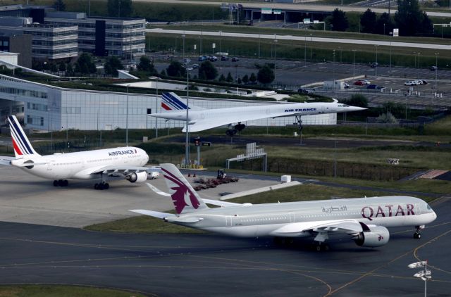 Καθηλωμένα στο έδαφος τα αεροπλάνα λόγω Όμικρον – Ξεπέρασαν τις 2.000 οι πτήσεις που ακυρώθηκαν