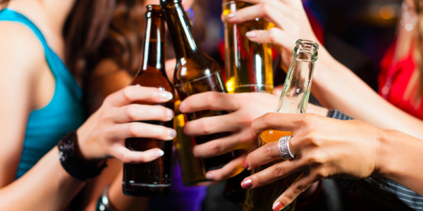 Έρευνα αλκοόλ – «Το τσούζουν» οι Αυστραλοί – Μεθούν συχνότερα από όλους τους άλλους λαούς