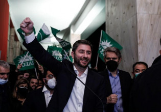 Νίκος Ανδρουλάκης – Καθαρή νίκη και εντολή επιστροφής του ΠΑΣΟΚ στην εξουσία