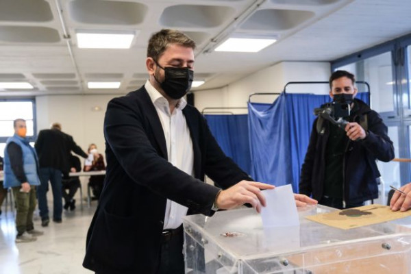 Εκλογές ΚΙΝΑΛ – Με Χρηστίδη, Γερουλάνο και Καστανίδη επικοινώνησε ο Ανδρουλάκης