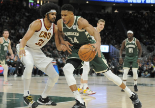 Γενέθλια ο Γιάννης, «πάρτι» οι Μπακς (112-104)