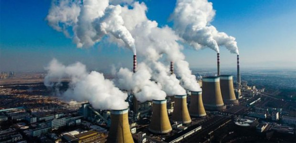 Άνθρακας – Αυστηροί έλεγχοι στα εισαγόμενα προϊόντα και σταδιακή κατάργηση δικαιωμάτων στην ΕΕ από το 2026