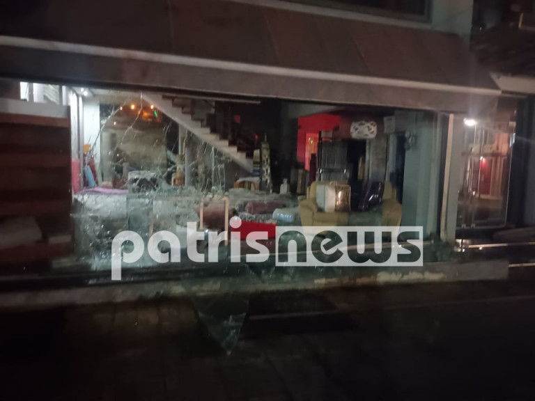 Αμαλιάδα – Αυτοκίνητο «καρφώθηκε» σε βιτρίνα μετά από τρελή κούρσα