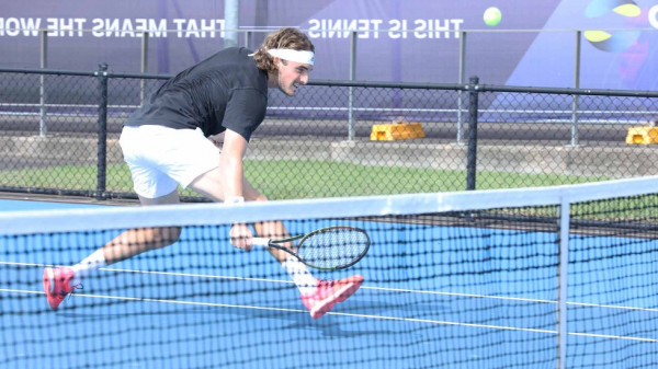 Πρώτη προπόνηση στο Σίδνεϊ για τον Τσιτσιπά