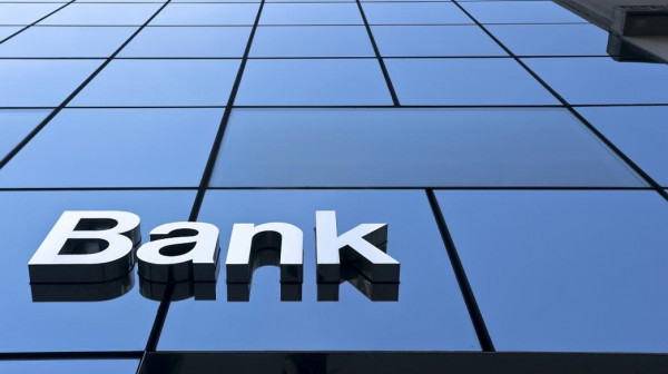 Γιατί οι τράπεζες λειτουργούν ακόμα υπό όρους Μνημονίου