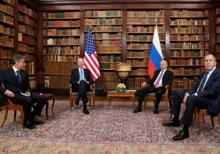 Μπάιντεν – Πούτιν μιλούσαν για 50 λεπτά – Στο επίκεντρο η Ουκρανία